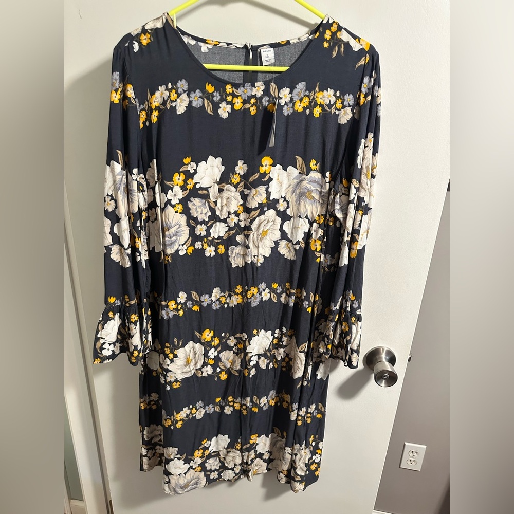 Old Navy Floral Print Long Sleeve Dress